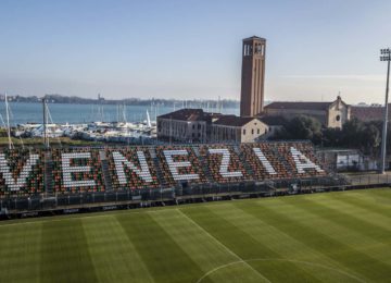 Serie B, Venezia: "Nessun club sia retrocesso senza giocare"