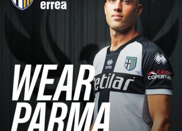 Il Parma presenta la prima maglia per la stagione 2020/2021