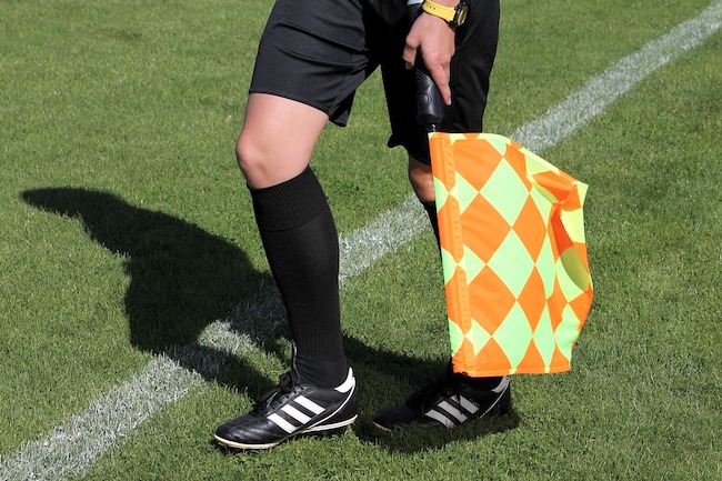 football guardialinee arbitro