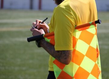 guardalinee arbitro primo piano