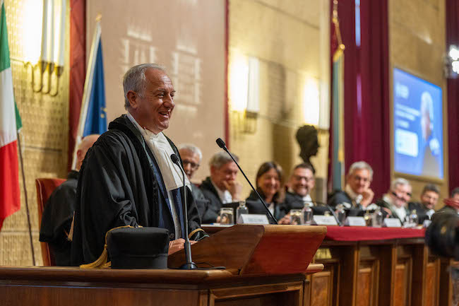 laurea julio velasco