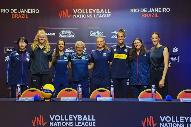 conferenza esordio usa volley