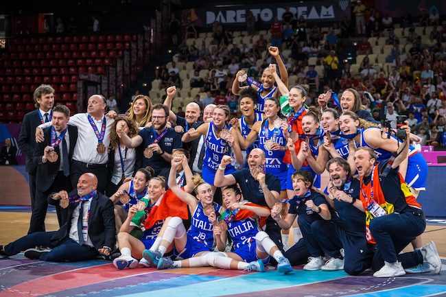 podio italia basket f