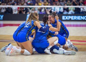 italia volley esulta dopo brasile