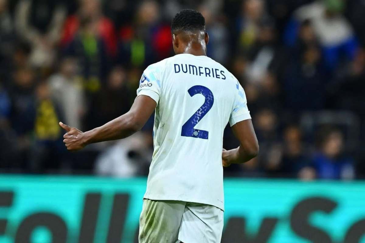 Denzel Dumfries lascia l'Inter