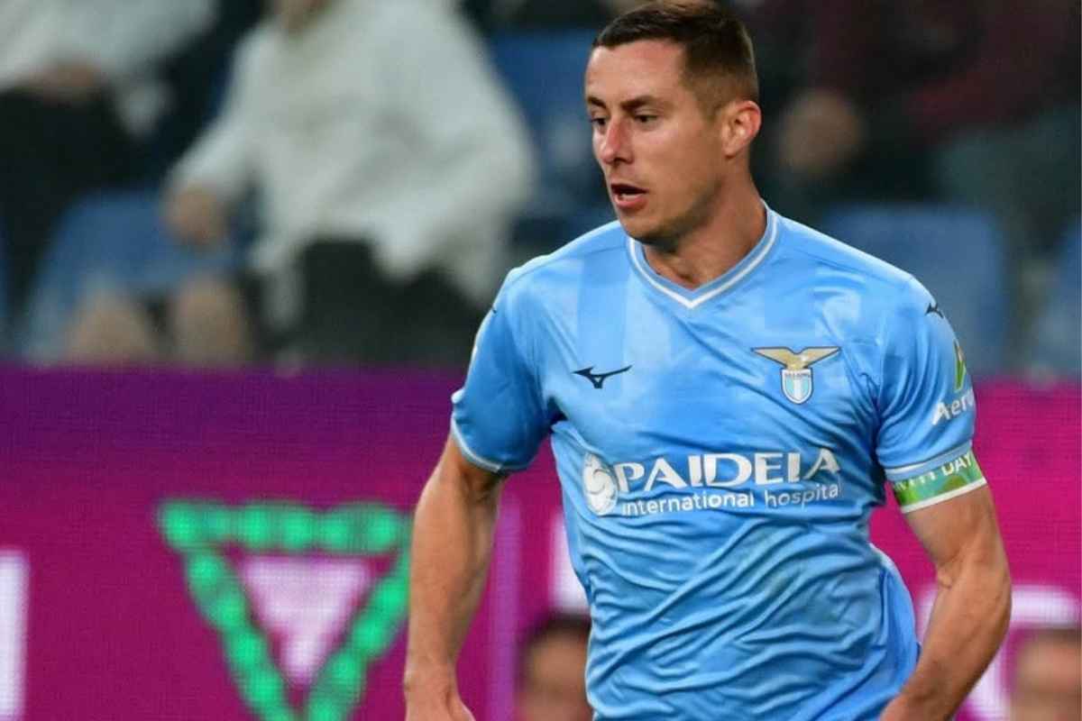Adam Marusic in campo con la Lazio