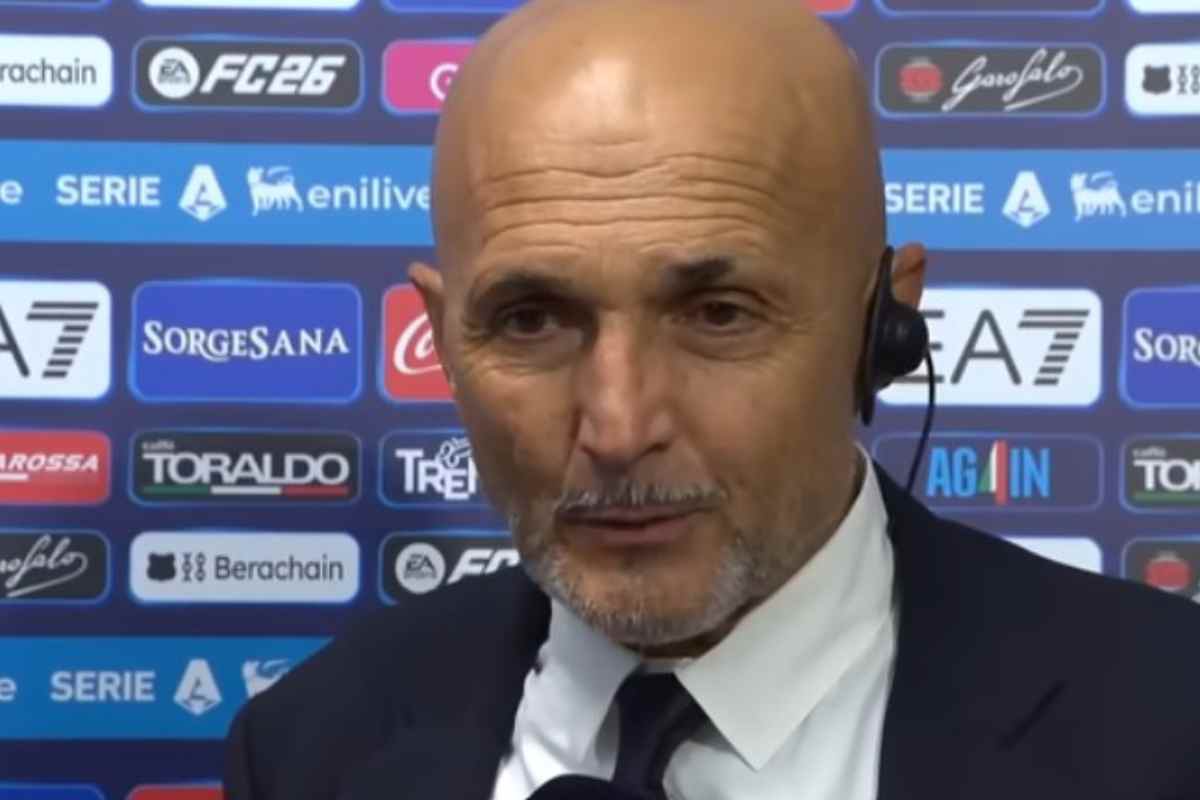 Luciano Spalletti sorride durante l'intervista